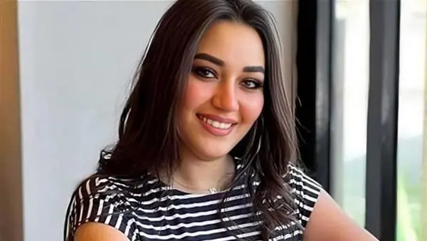 خلال أيام. رحمة محسن تغني الأغنية الدعائية لـ فيلم إذما
