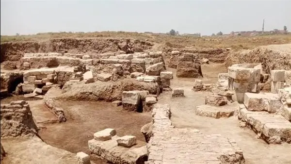 خرطوش سنوسرت الثالث ورأس أفروديت.. إهناسيا تكشف أسرارًا عمرها آلاف السنين