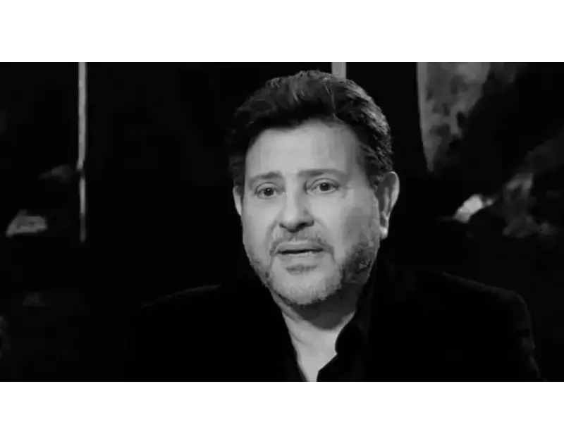 نقابة الموسيقيين تنكس علمها حداداً: الجمهور يشارك في جنازة هاني شاكر