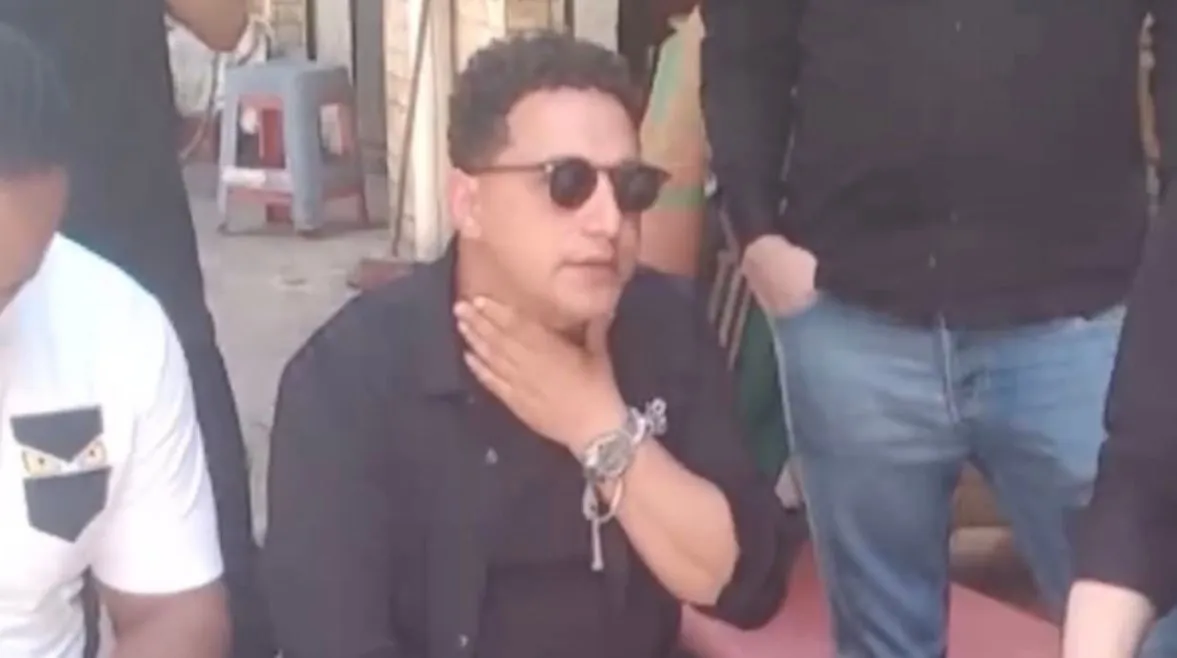 رضا البحراوي يدعم حمو بيكا في جنازة والده