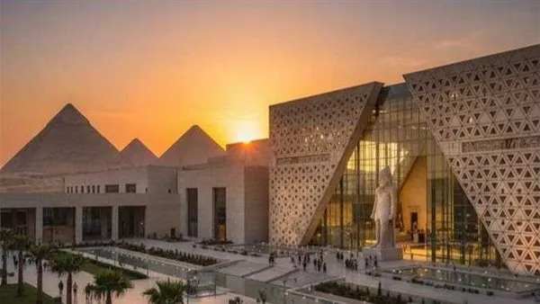 التايمز: المتحف المصري الكبير «الهرم الرابع» وإحدى عجائب الدنيا الجديدة