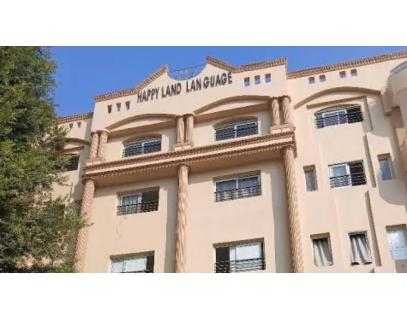 فيديو مدير مدرسة هابي لاند. القصة الكاملة لواقعة الاعتداء على طالبة