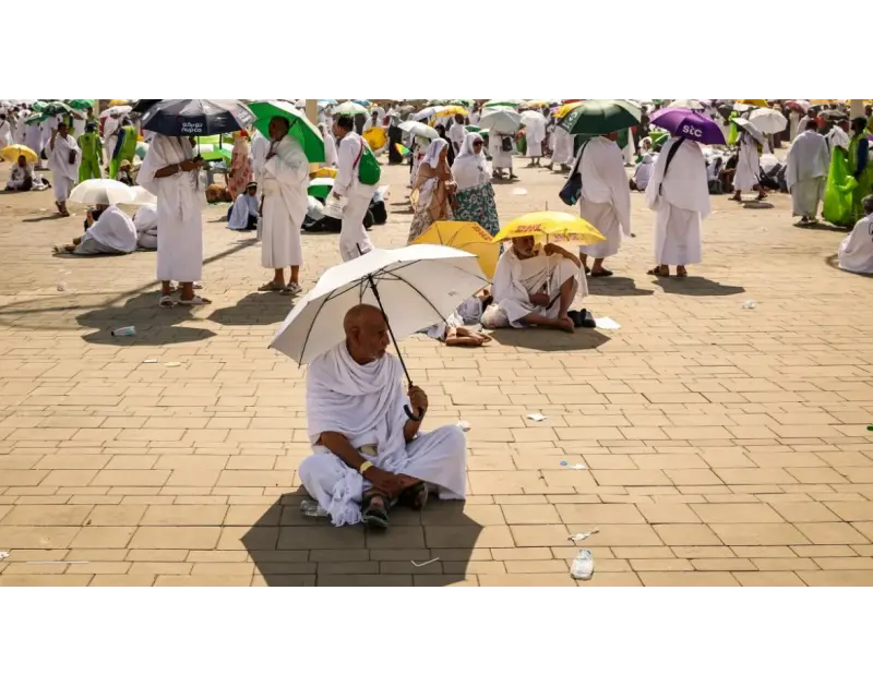 شرب المياه وتناول الفواكه. 5 نصائح للحجاج لتجنب ضربات الشمس