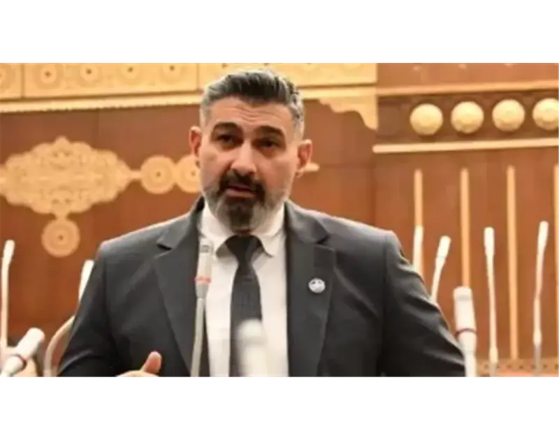 كواليس معركة الأداء العلني: كيف انتزع ياسر جلال حقوق الفنانين من داخل أروقة الشيوخ