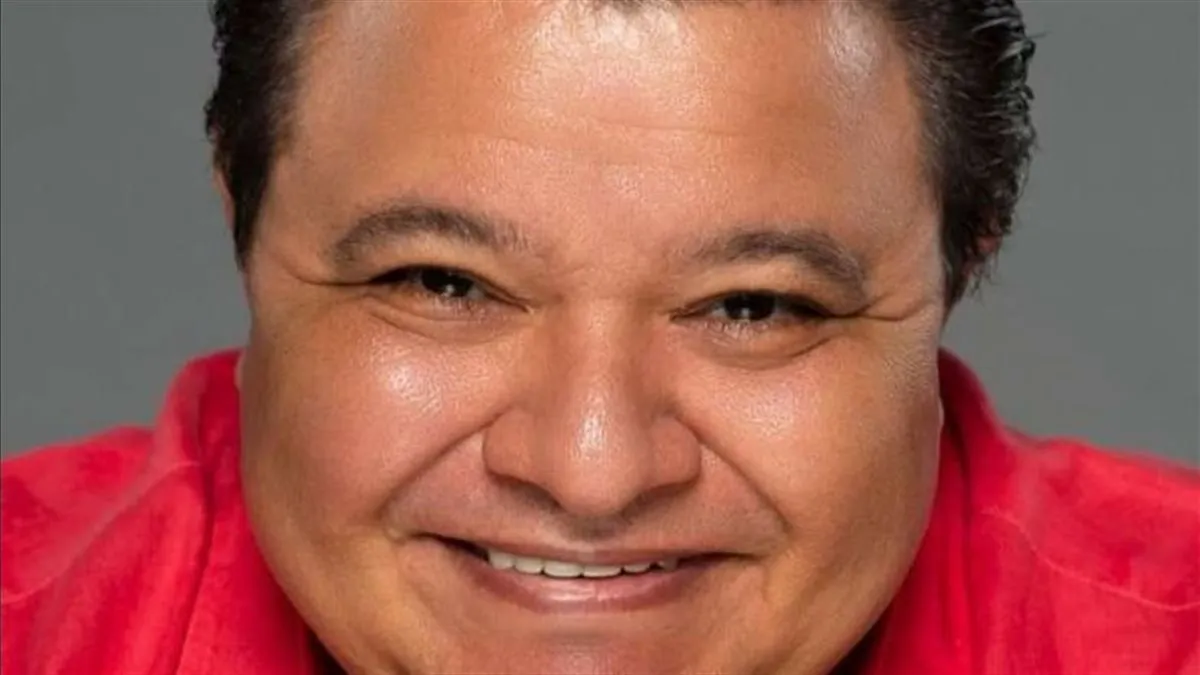 خالد جلال يكسر حاجز الخوف بمسرحية «حاجة تخوف» ويحتفل بربع قرن من الإبداع