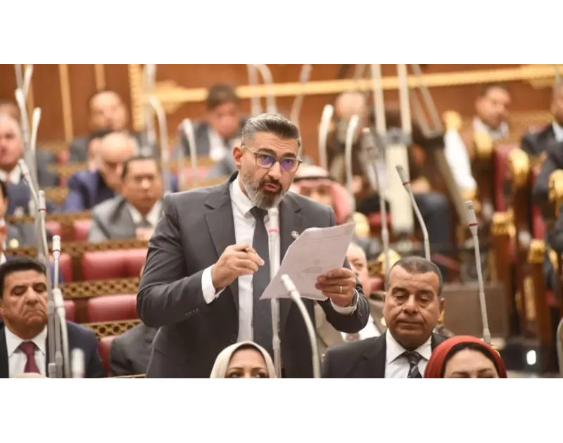 ياسر جلال يطالب وزير التعليم العالي بالتحقيق في تعطيل عرض "الدحديرة"