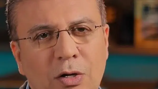 عمرو الليثي: مشكلتنا أننا نقيس حياة الناس باللقطة وما يضحك أمامك بيهرب من وجع بداخله