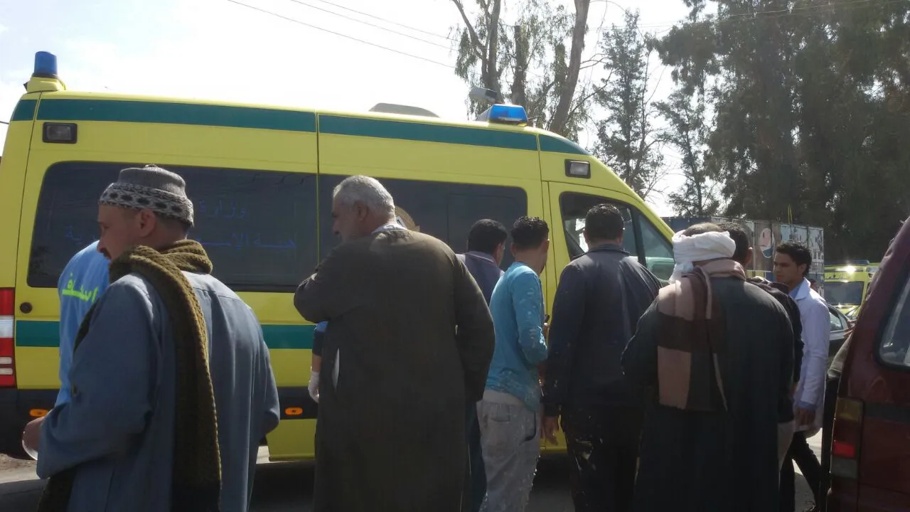 حادث انقلاب ميكروباص في بني سويف يصيب 10 أشخاص من أسرة واحدة