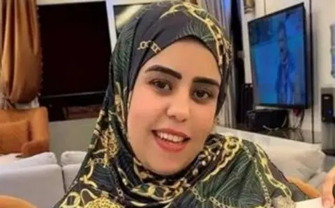 بامر المحكمة. سنة سجن للبلوجر أم مكة في قضية غسيل الاموال