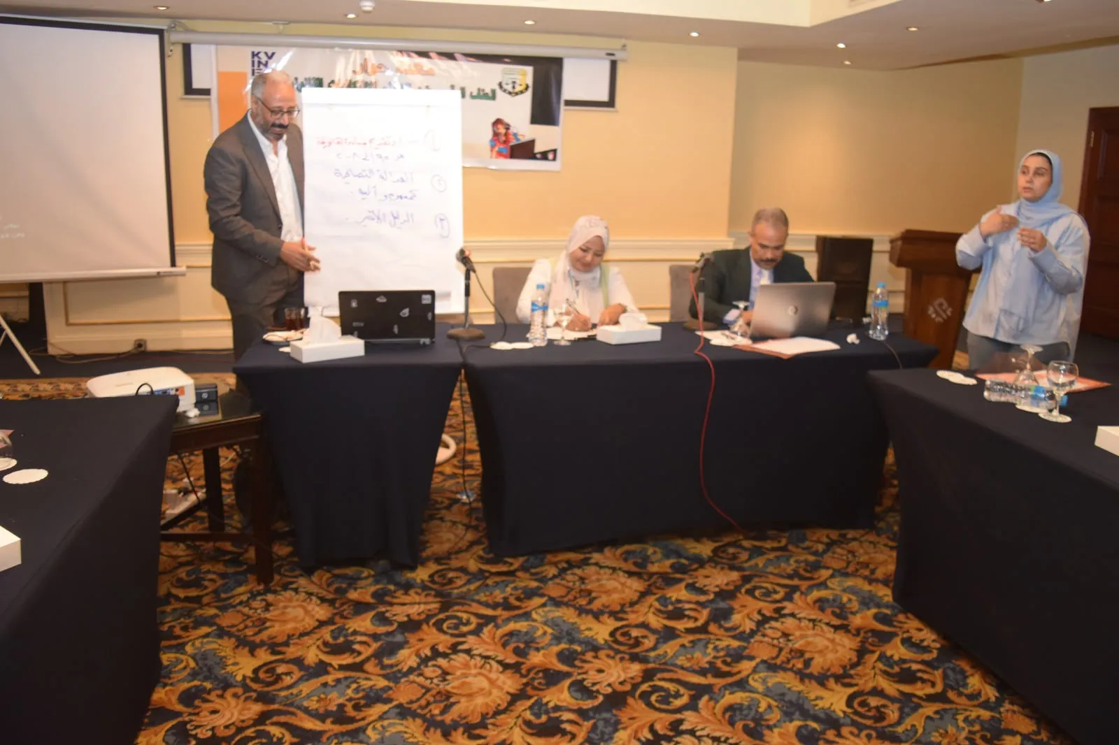 العنف الرقمي ضد الستات.. مائدة حوار تكشف المستور وتدور على حلول
