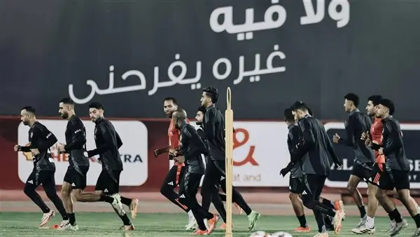 فضيحة في الوسط الرياضي: زوجة لاعب أهلاوي شهير تتهمه بسرقة ذهبها وعقد زواجها العرفي