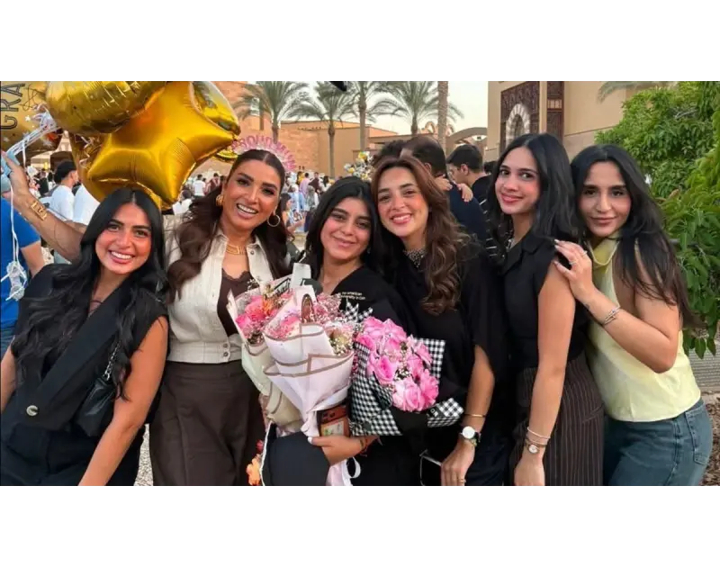 تفاصيل احتفال الفنانة روجينا بتخرج ابنتها في أجواء عائلية دافئة