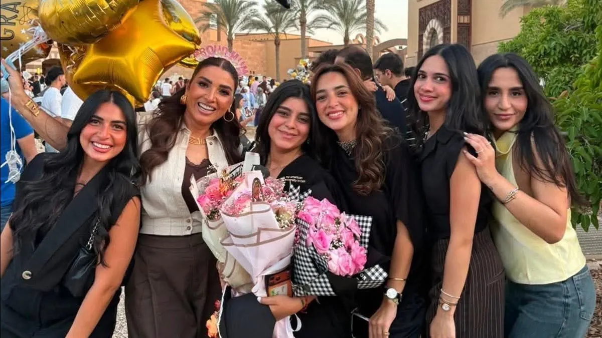 تفاصيل احتفال الفنانة روجينا بتخرج ابنتها في أجواء عائلية دافئة