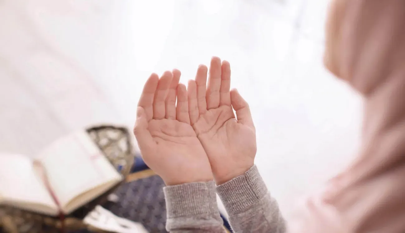 حصن يومك بالسكينة.. أذكار الصباح اللي بتغير حياتك