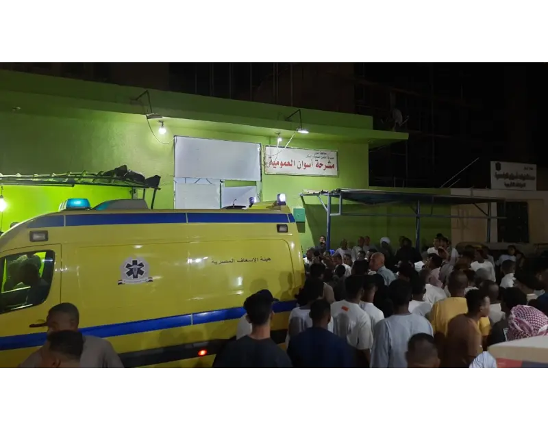 مأساة على طريق السد العالي.. رحلة العمال انتهت بحادث أليم