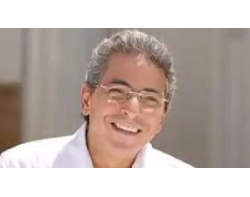 مكسور الخاطر.. محمود سعد يفتح قلبه ويكشف سر غياب والده عن حياته