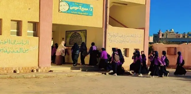 لما بنات ١٦ سنة بتعمل كده: حيعملوا إيه لما يوصلوا الي ٢٠ سنة
