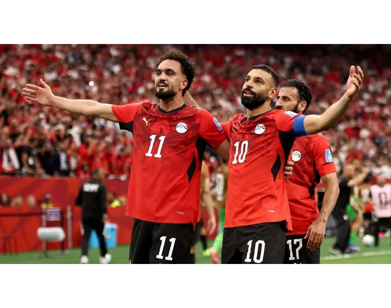 فرحة مصرية عارمة.. النجوم يشاركون الجماهير الاحتفال بانتصار الفراعنة في المونديال