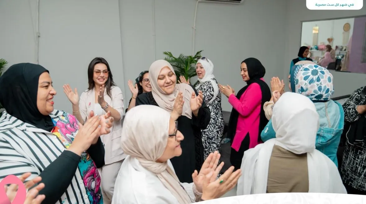 زيارة إنسانية دافئة من دينا فؤاد لمؤسسة بهية لدعم محاربات السرطان