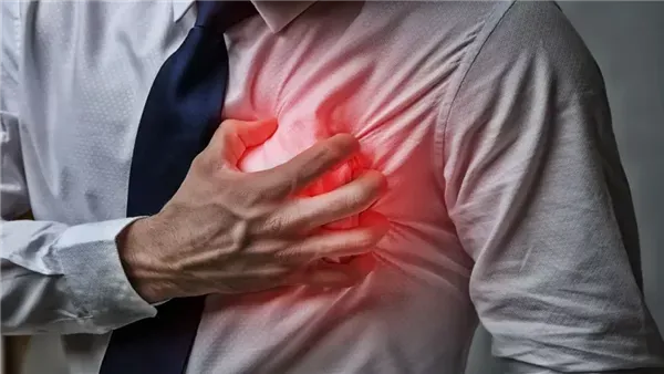 أستاذ أمراض قلب: الغضب والسهر والتدخين يسرق أعمار الشباب بالجلطات