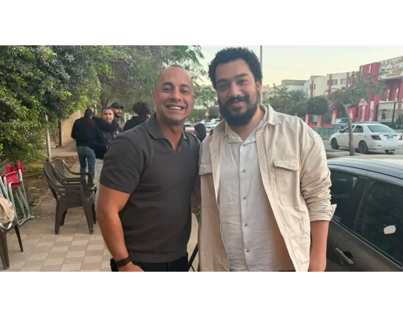 كواليس مسلسل أندر إيدج.. محمد السوري يقتحم عالم المراهقات بجرأة
