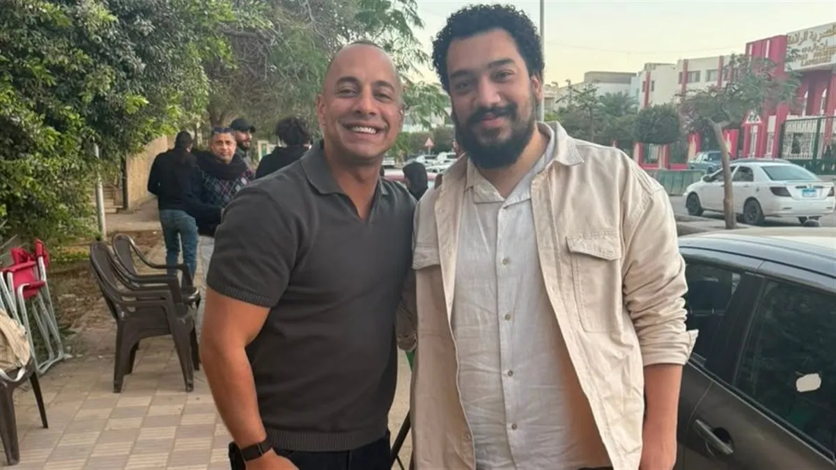كواليس مسلسل أندر إيدج.. محمد السوري يقتحم عالم المراهقات بجرأة