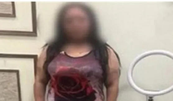 دخول صانعة محتوى أجنبية عالم البلوجرز وتأثيرها على السوشيال ميديا