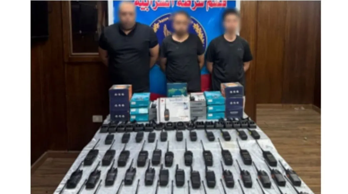 خيوط العنكبوت في القاهرة: كيف أطاحت الأجهزة الأمنية بشبكة لتهريب الأجهزة اللاسلكية المحظورة