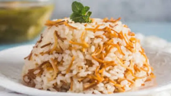 سر عمل الأرز بالشعرية مثل المطاعم.. 7 خطوات تضمن لكِ حبات مفلفلة وطعماً شهياً