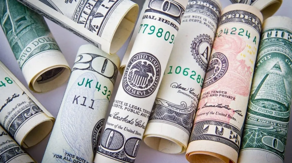 ليه التعامل في العملة خارج البنك بيضرك وبيعرضك للمساءلة القانونية