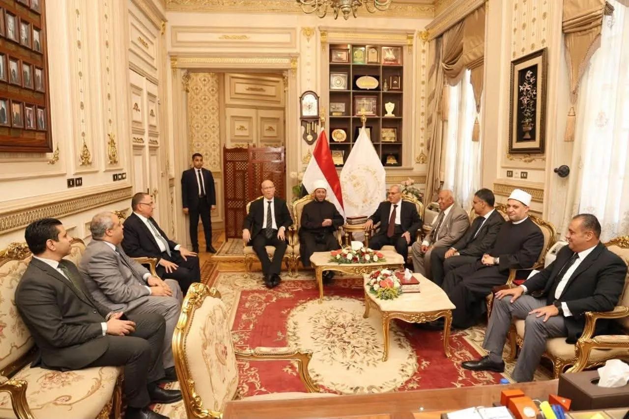 خلف الأبواب المغلقة: دلالات زيارة وزير الأوقاف لرئيس محكمة النقض في توقيت دقيق