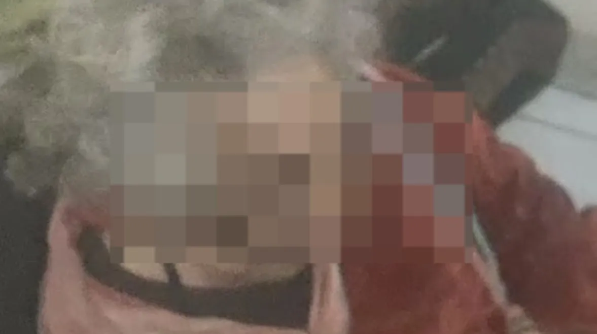 جريمة هزت السويس.. شاب يعتدي على والدته المسنة بسبب المال والداخلية تتحرك