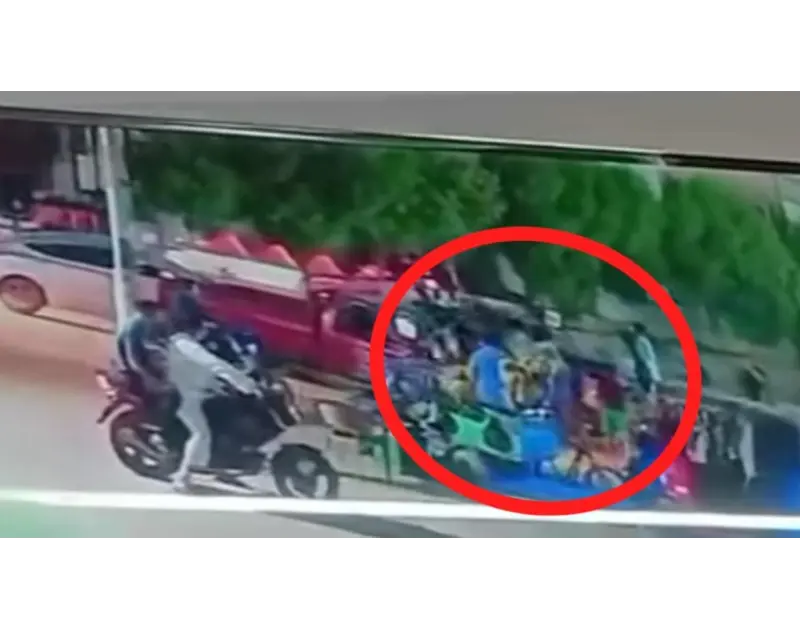 أسلحة بيضاء وسحل على طريق سريع.. تفاصيل اعتداء على شاب بسوهاج