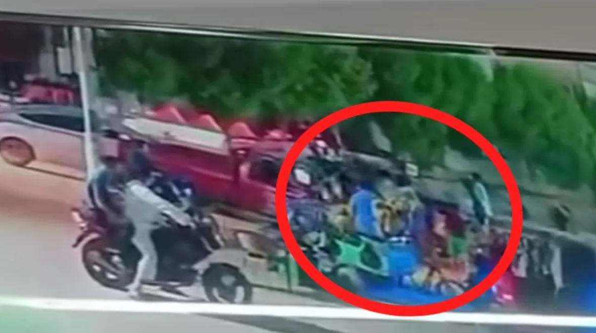 أسلحة بيضاء وسحل على طريق سريع.. تفاصيل اعتداء على شاب بسوهاج