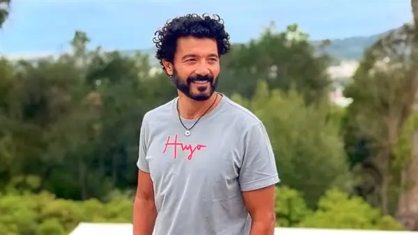 مواجهة غير متوقعة بين فريق خالد النبوي والنادي الأهلي في مسلسل رحلة طاهر المصري