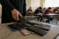 أزمة هواتف طلاب الثانوية العامة بدار السلام: أولياء الأمور يطالبون وزير التعليم بالتدخل