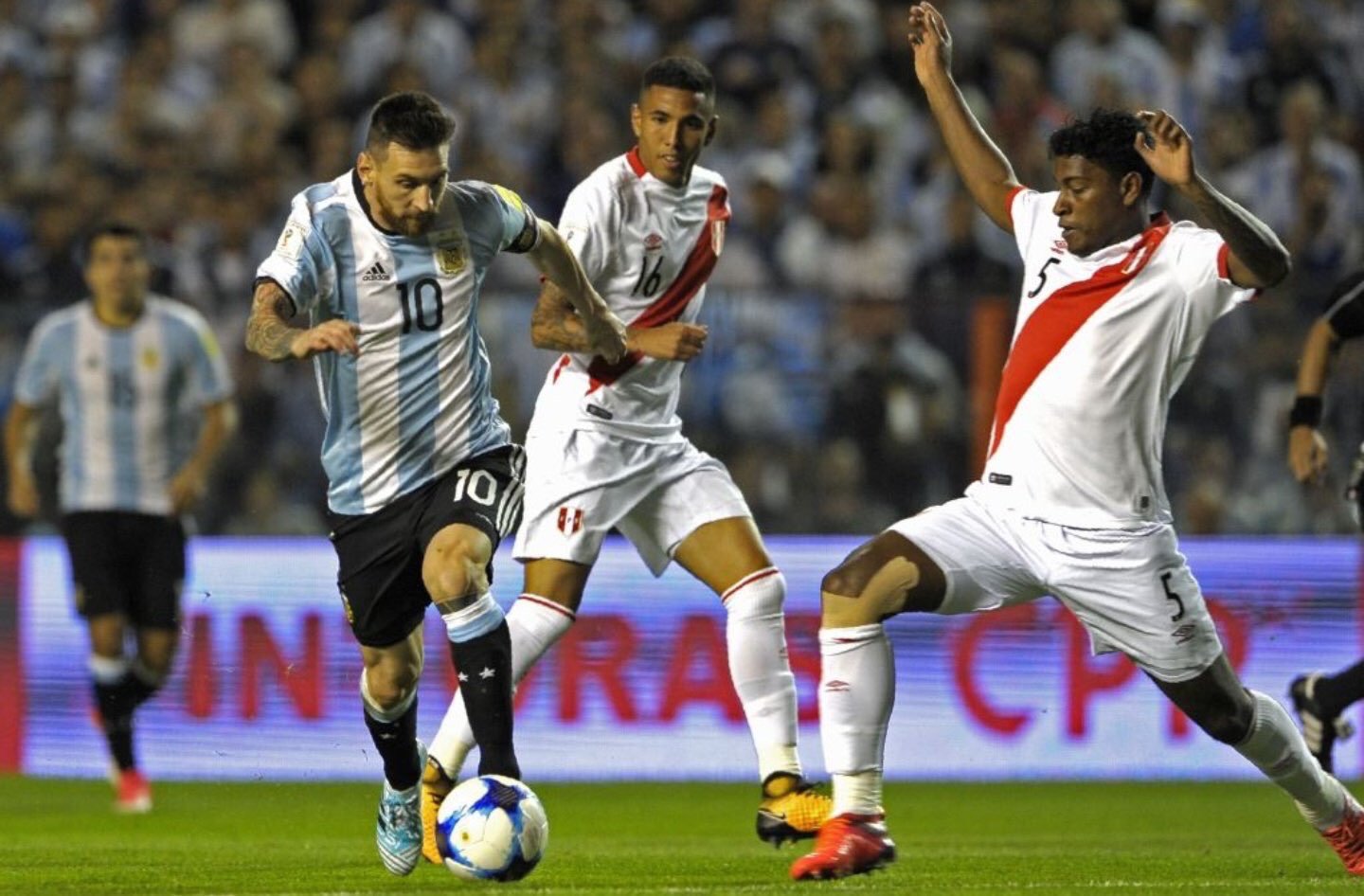 أخبار الرياضة -بث مباشر مباراة الأرجنتين ضد بيرو في تصفيات كأس العالم 2026 