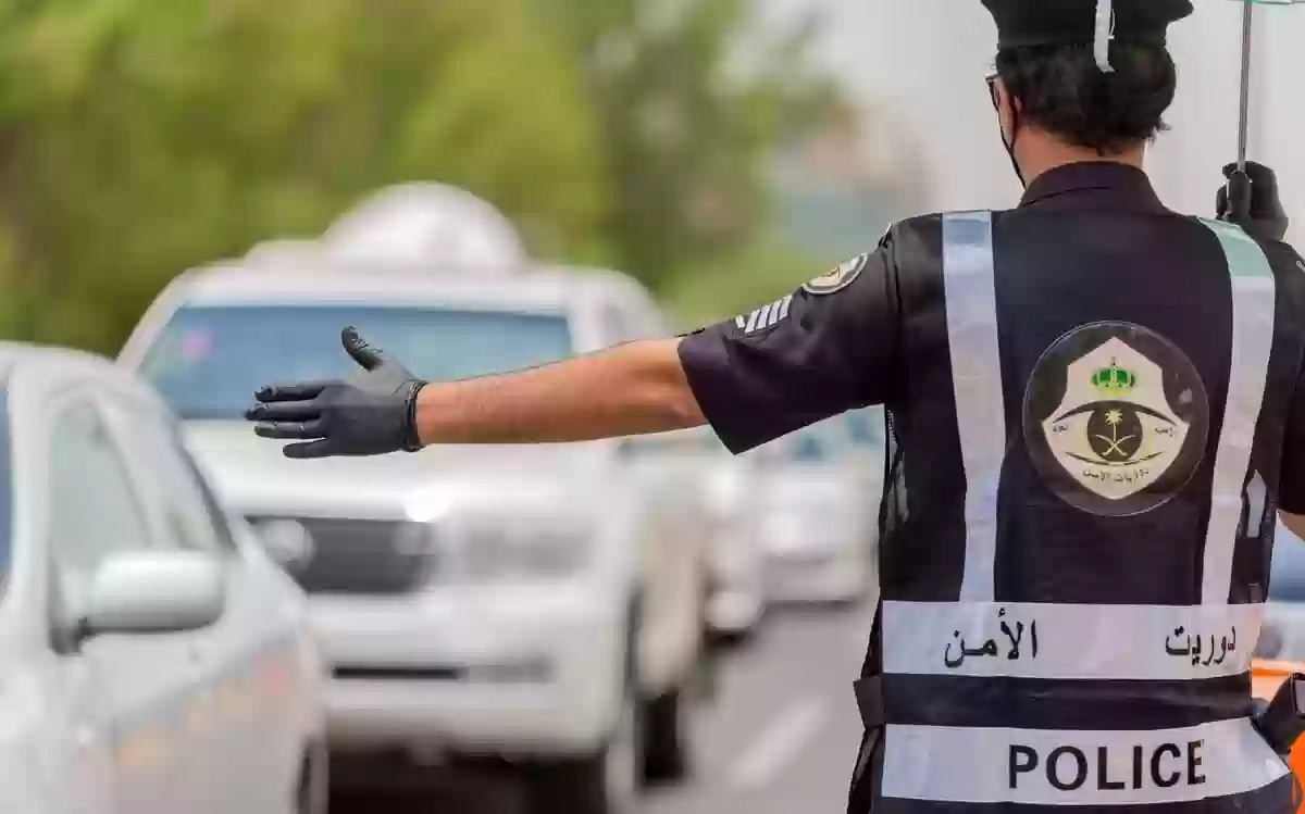 تحذيرات جديدة من المرور السعودي لقائدي المركبات من مخالفة قطع الإشارة وضوابط الالتفاف 