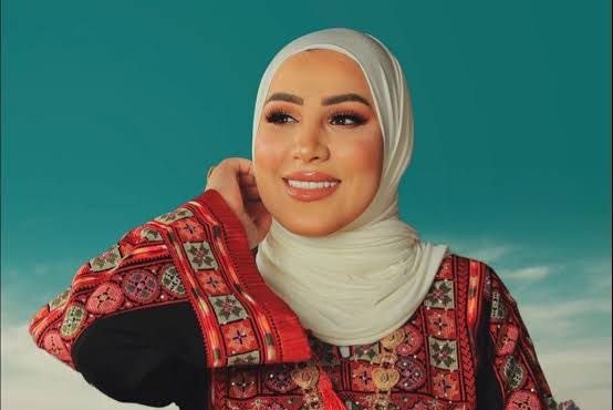الفنانة نداء شرارة: اللي عم بيصير بغزة يفوق قدرة العقل على التصديق