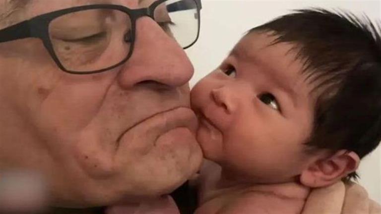 روبرت دي نيرو يشعل مواقع التواصل الاجتماعي بسبب ابنته “جيا” 