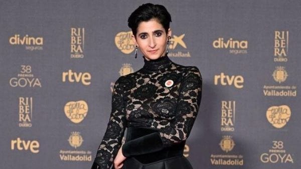 بطلة La casa de Papel ترتدي شارة دعم فلسطين في حفل توزيع جوائز عالمي 