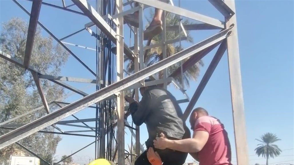 إنقاذ شخص حاول رمي نفسه من "برج" في الدجيل ...العراق 