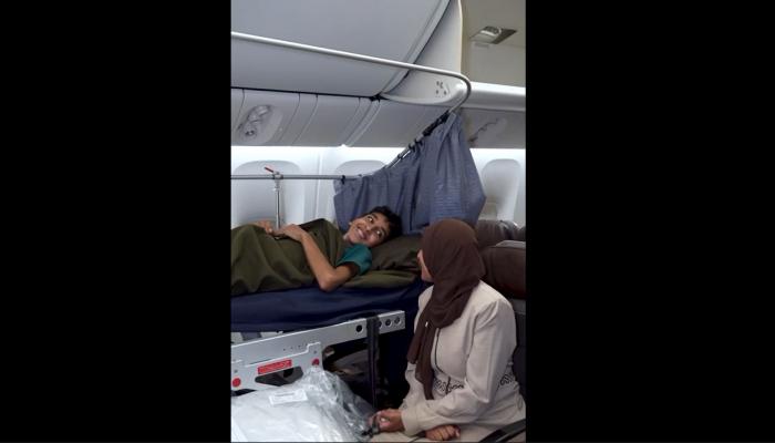تمهيدا لنقلهم إلى الإمارات.. وصول الدفعة 14 من الأطفال الفلسطينيين الجرحى إلى مطار العريش 