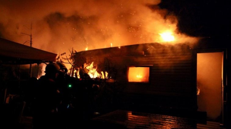 نشوب حريق بعقار فى سوهاج والحماية المدنية تسيطر على النيران 