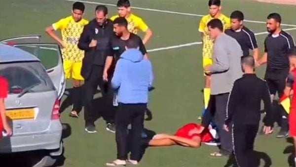 توفي صائماً.. لاعب جزائري ضرب الكرة برأسه وفارق الحياة| فيديو 