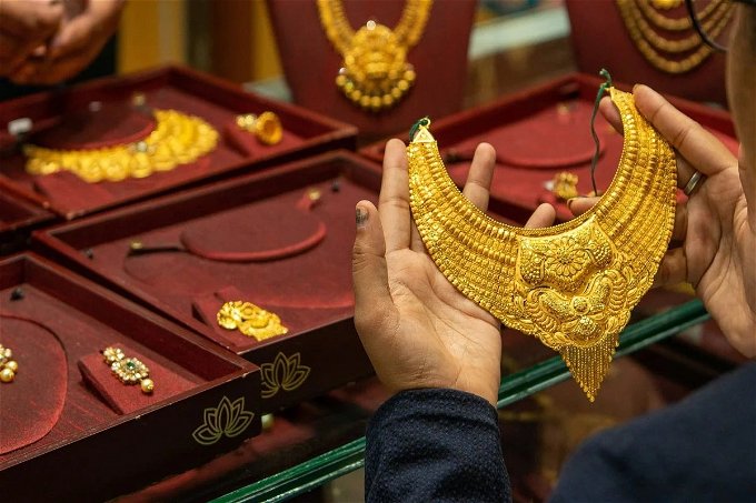 الحكومة تكشف مفاجأة بشأن سعر الذهب في مصر : كان هويصل 4000 جنيه 