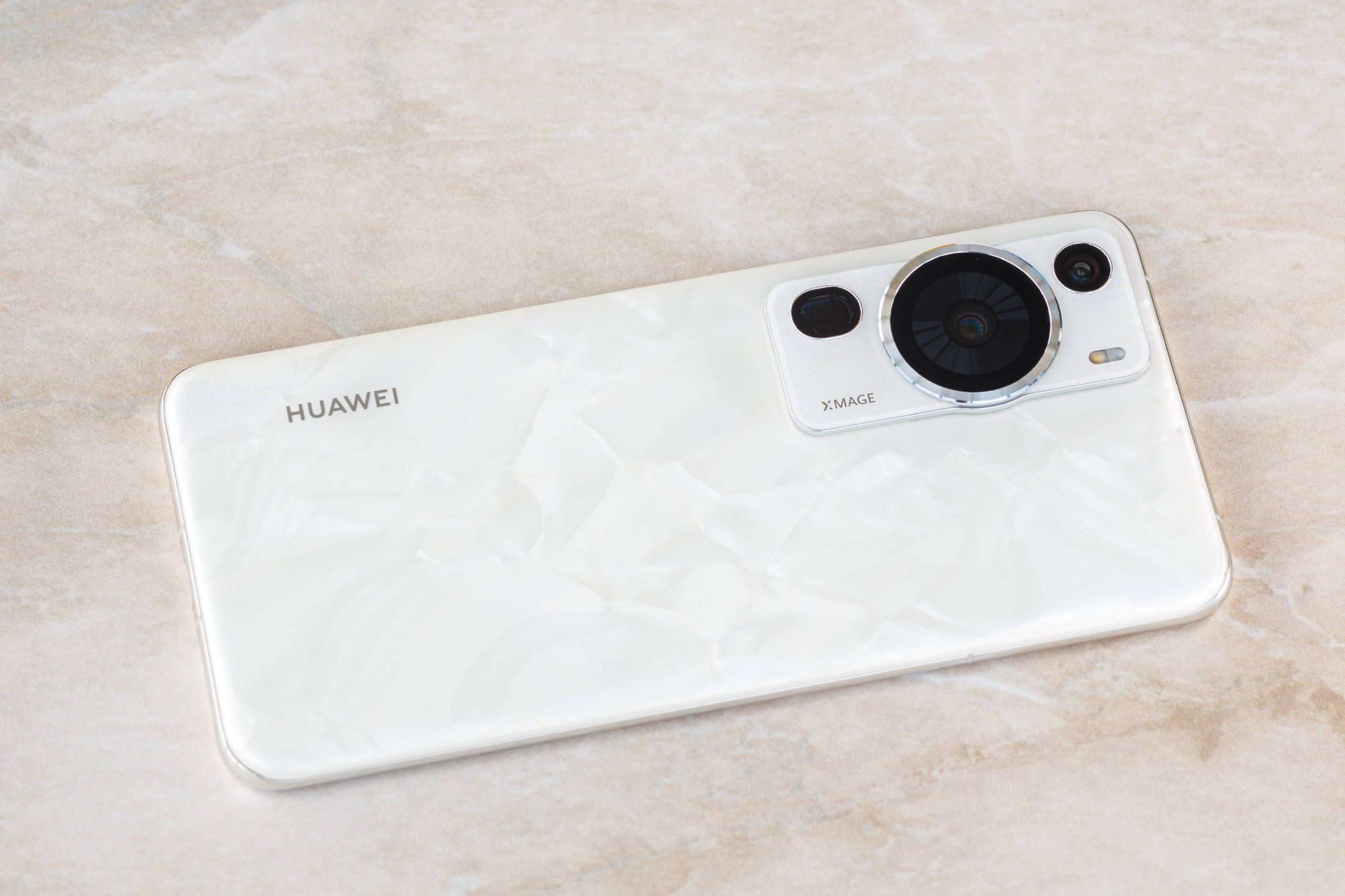 تأخير الإعلان عن الهاتف الذكي Huawei P70 