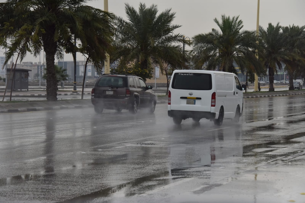 حتى الأربعاء.. الدفاع المدني يحذر من التقلبات الجوية وهطول الأمطار 
