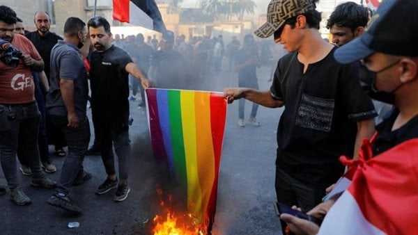 الجارديان: أمريكا وبريطانيا تهددان العراق بسحب الاستثمارات بسبب قانون ضد المثليين ...مصر