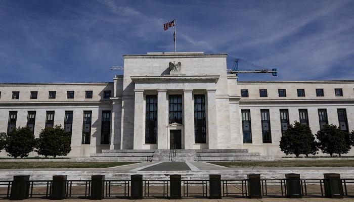 «عناد» التضخم ينتصر على طموحات «باول».. المركزي الأمريكي يثبّت أسعار الفائدة